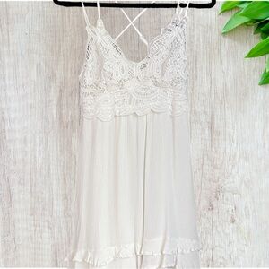 Elegant White Lace Sleepwear by Listicle - XS/S